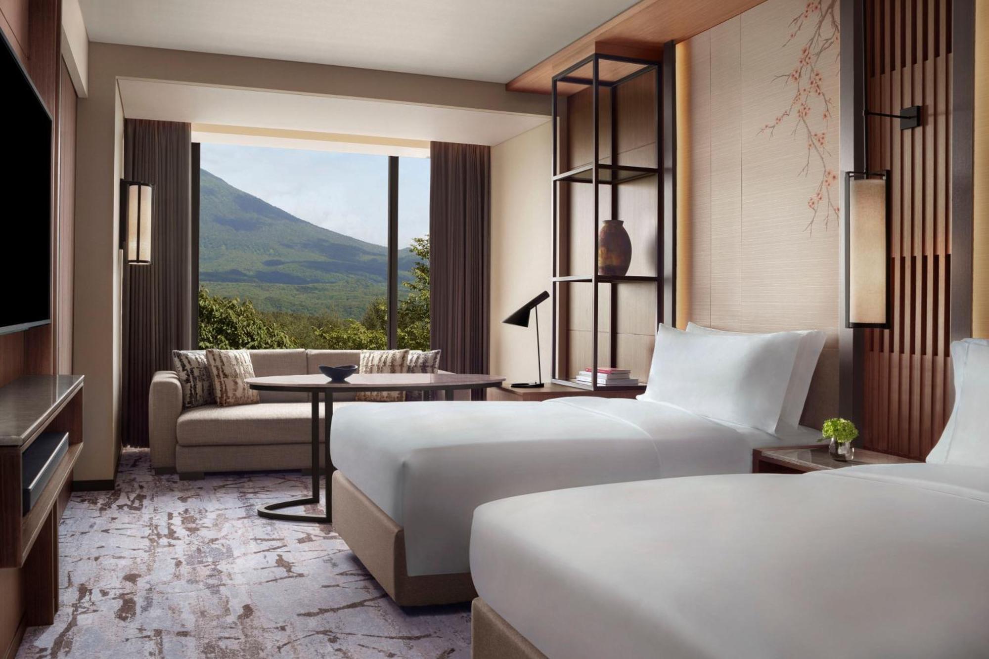 Higashiyama Niseko Village, A Ritz-Carlton Reserve Экстерьер фото